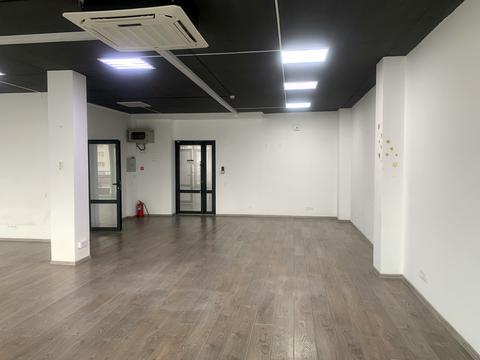 комерційна за адресою Кам'янецька вул., 33