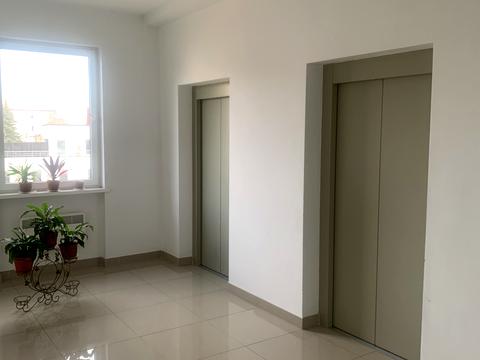 комерційна за адресою Кам'янецька вул., 33