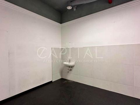 коммерческая по адресу Степана Бандеры просп. (Московський), 999