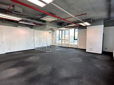 коммерческая по адресу Степана Бандеры просп. (Московський), 999