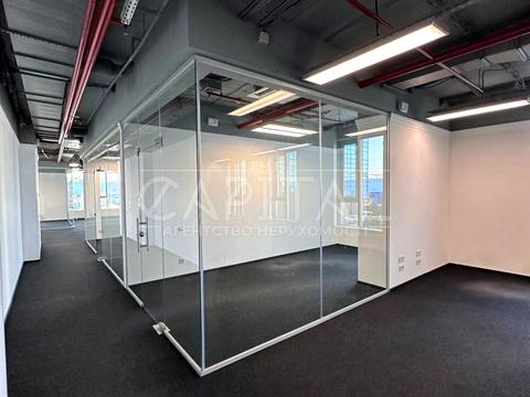 коммерческая по адресу Степана Бандеры просп. (Московський), 999