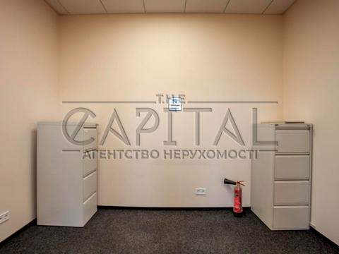 комерційна за адресою Новокостянтинівська вул., 999