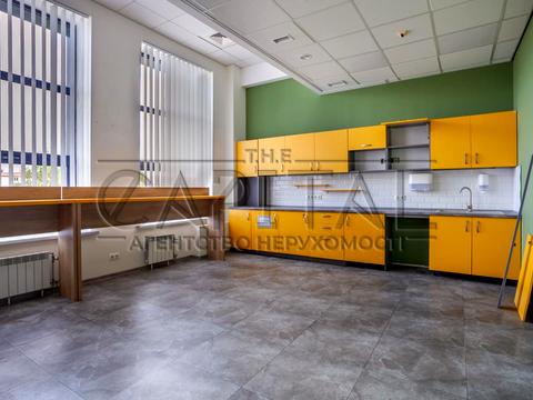 комерційна за адресою Новокостянтинівська вул., 999