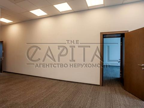 комерційна за адресою Новокостянтинівська вул., 999