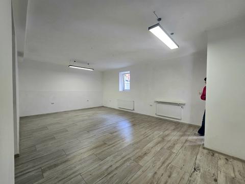 комерційна за адресою Жасминова вул., 9