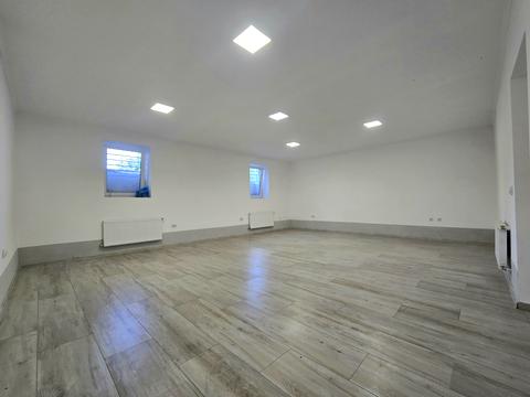 комерційна за адресою Жасминова вул., 9