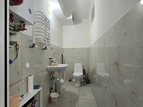 комерційна за адресою Жасминова вул., 9