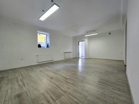 комерційна за адресою Жасминова вул., 9