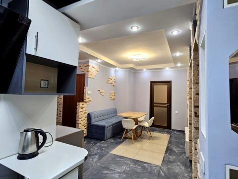 квартира за адресою В'ячеслава Чорновола вул., 27