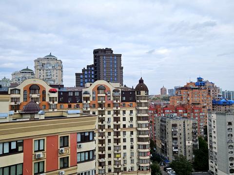 квартира за адресою В'ячеслава Чорновола вул., 27