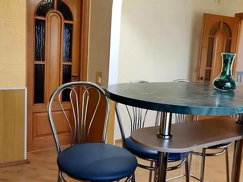 квартира за адресою Верховної Ради бульв., 8/20