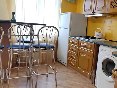 квартира за адресою Верховної Ради бульв., 8/20