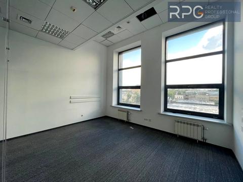 комерційна за адресою Новокостянтинівська вул., 18