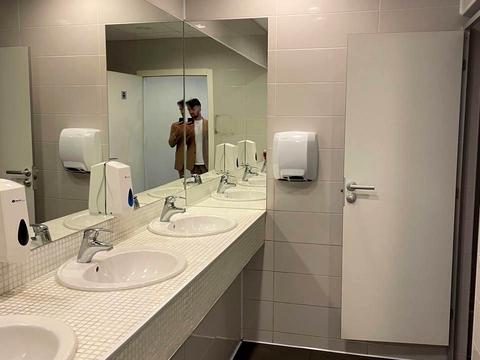 комерційна за адресою Новокостянтинівська вул., 18