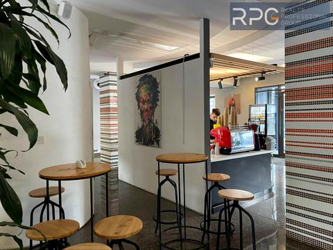 комерційна за адресою Новокостянтинівська вул., 18