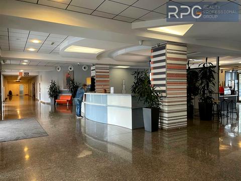 комерційна за адресою Новокостянтинівська вул., 18