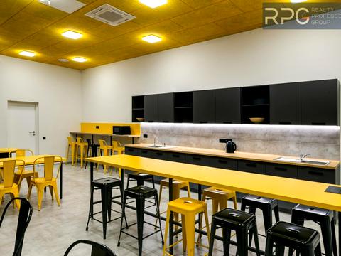 комерційна за адресою Борщагівська вул., 154