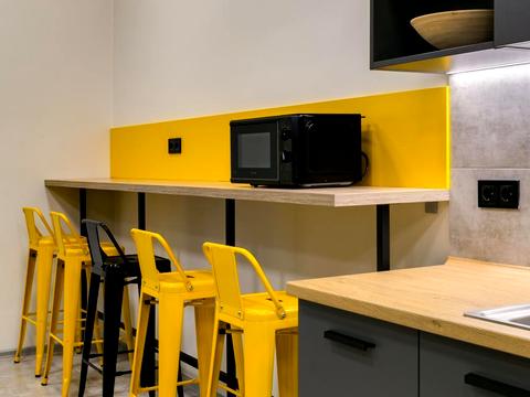 комерційна за адресою Борщагівська вул., 154