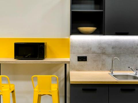 комерційна за адресою Борщагівська вул., 154