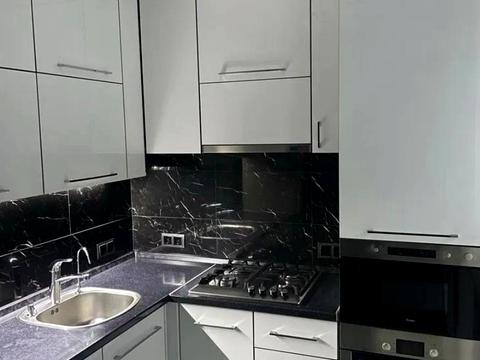 квартира за адресою Євгена Коновальця вул. (), 17