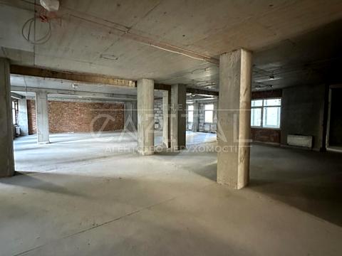 комерційна за адресою Саксаганського вул., 80