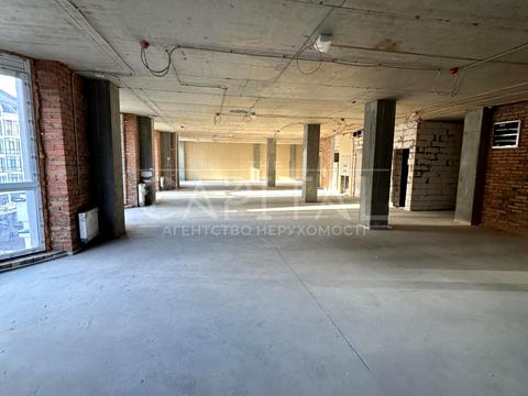 комерційна за адресою Саксаганського вул., 80