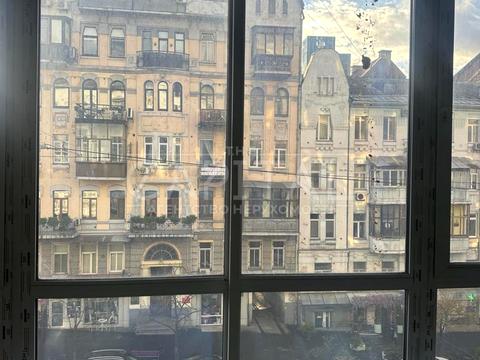 комерційна за адресою Саксаганського вул., 80