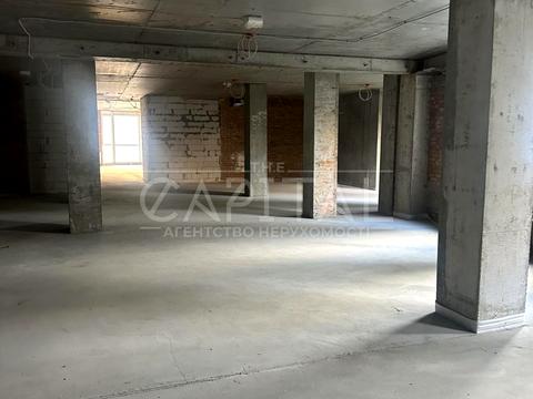 комерційна за адресою Саксаганського вул., 80