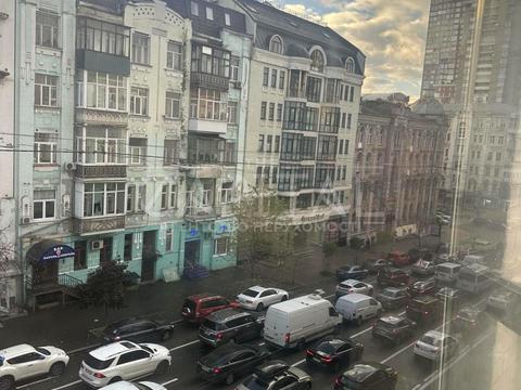 комерційна за адресою Саксаганського вул., 80