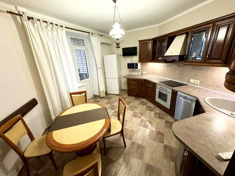 квартира за адресою Миколи Амосова вул., 4