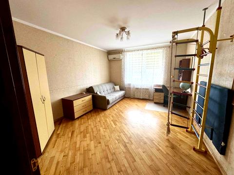 квартира за адресою Миколи Амосова вул., 4