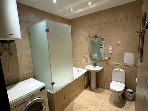 квартира за адресою Миколи Амосова вул., 4