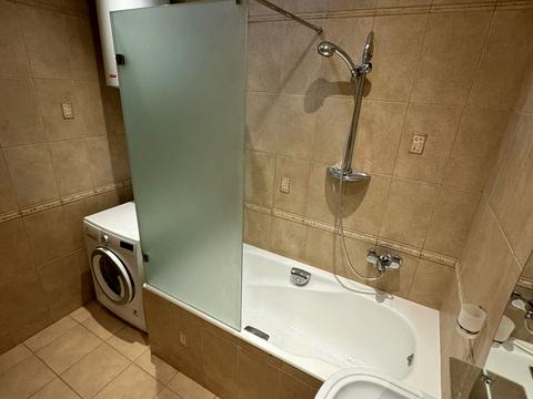 квартира за адресою Миколи Амосова вул., 4