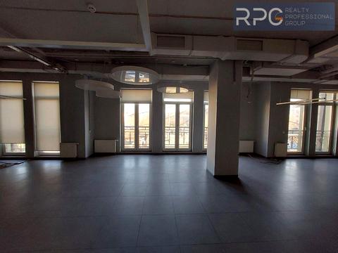 комерційна за адресою Спаська вул., 5