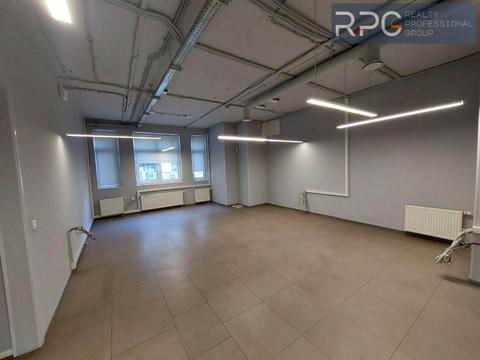 комерційна за адресою Спаська вул., 5