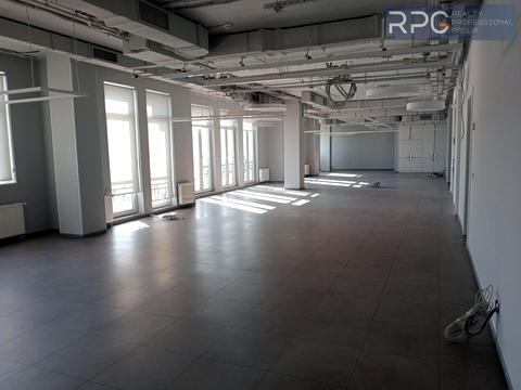 комерційна за адресою Спаська вул., 5