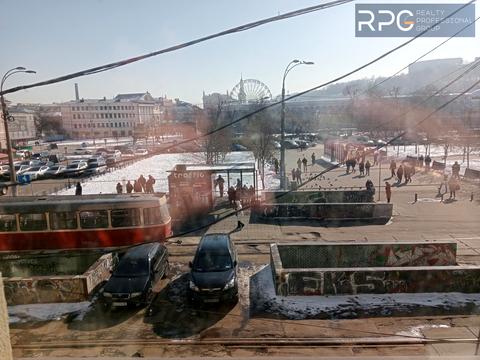 комерційна за адресою Спаська вул., 5