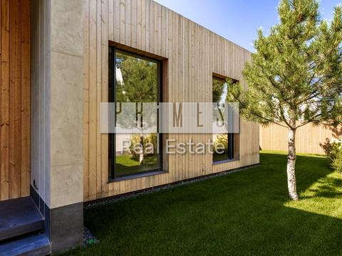 будинок за адресою Вишнева вул.