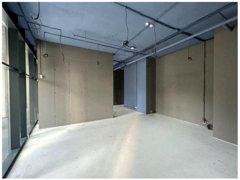 комерційна за адресою Зарічна вул., 1-В