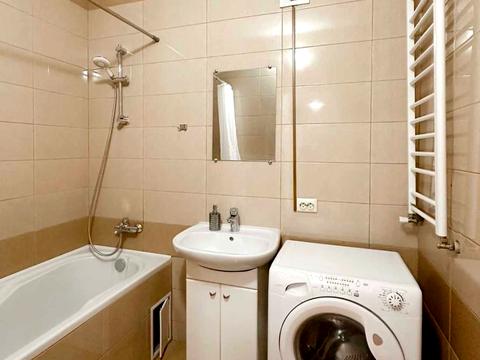 квартира за адресою Чорновола вул., 11