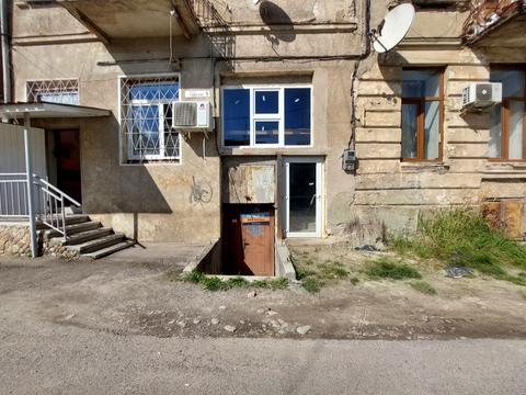 коммерческая по адресу Підвалля ул., 5