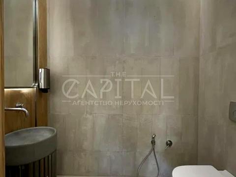 комерційна за адресою Верхній Вал вул., 2