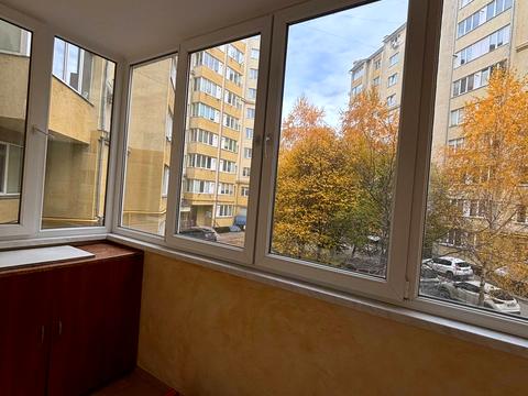 квартира за адресою Василя Симоненка вул., 1