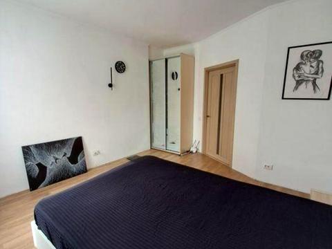 квартира за адресою Регенераторна вул., 4 к6