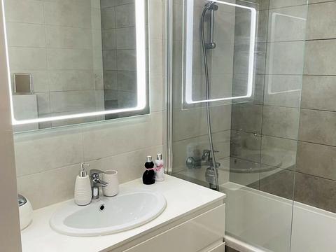 квартира за адресою Салютна вул., 2