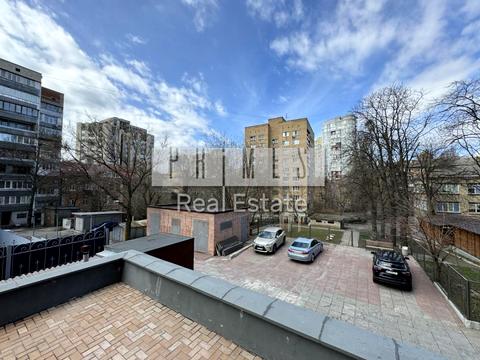 комерційна за адресою Олександра Кониського вул., 28-30А