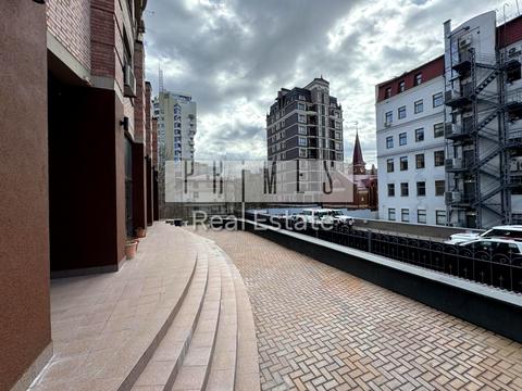 комерційна за адресою Олександра Кониського вул., 28-30А