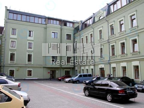 комерційна за адресою Жилянська, 56