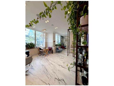 комерційна за адресою Миколи Бажана просп., 12