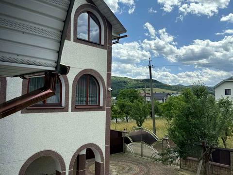 будинок за адресою Шептицького, 1